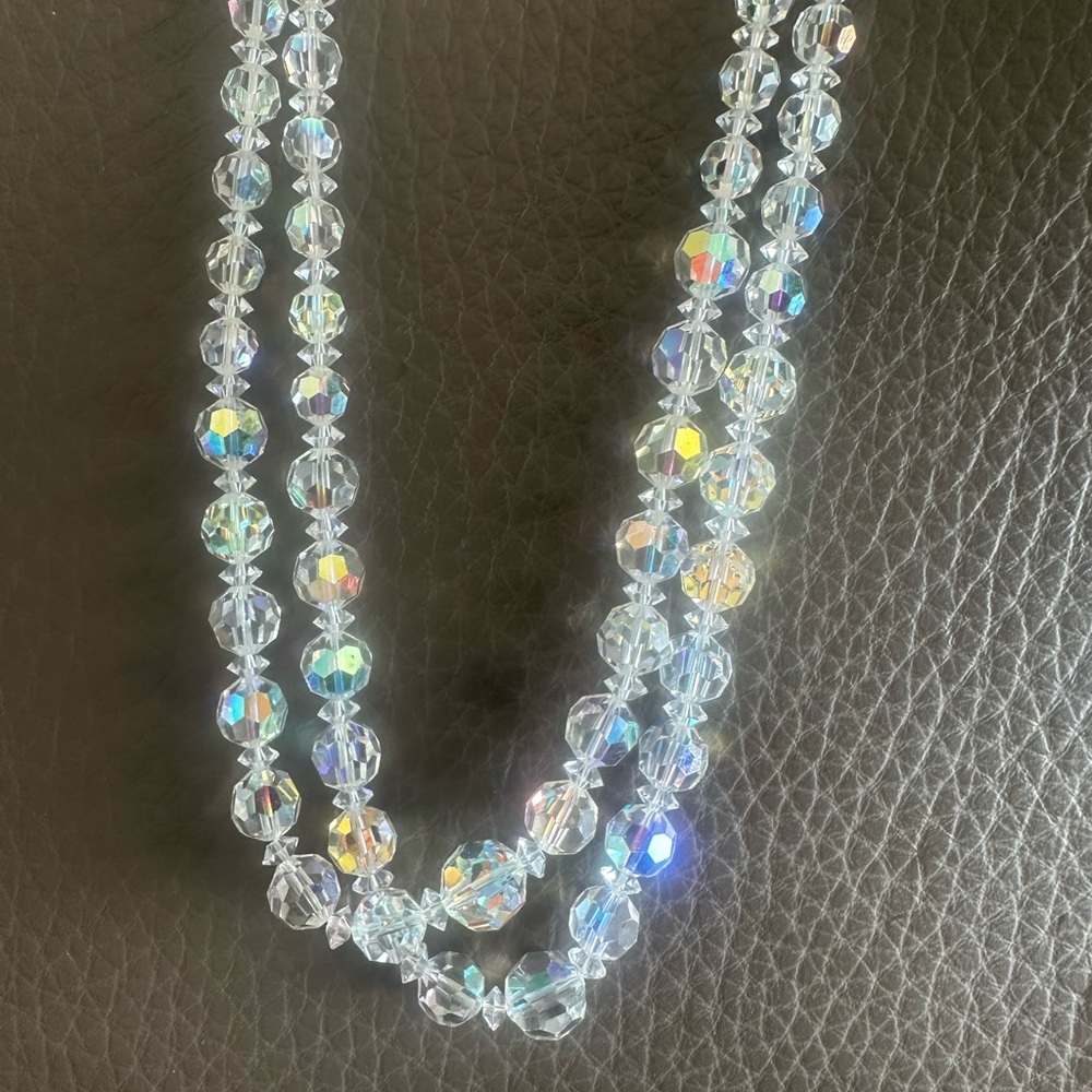 Magical Vintage Elegant Crystal Beaded Necklace - Picture 2 of 3